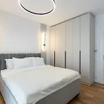Maze Modern 1 King Bed Apartment, Fast Wi-fi, In One Cotroceni