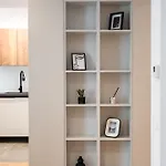 아파트 Maze Modern 1 King Bed Apartment, Fast Wi-fi, In One Cotroceni *