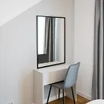 Maze Modern 1 King Bed Apartment, Fast Wi-fi, In One Cotroceni 아파트