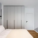 아파트 Maze Modern 1 King Bed Apartment, Fast Wi-fi, In One Cotroceni