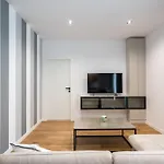 아파트 Maze Modern 1 King Bed Apartment, Fast Wi-fi, In One Cotroceni 부쿠레슈티