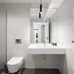 Maze Modern 1 King Bed Apartment, Fast Wi-fi, In One Cotroceni 부쿠레슈티