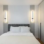Maze Modern 1 King Bed Apartment, Fast Wi-fi, In One Cotroceni 아파트