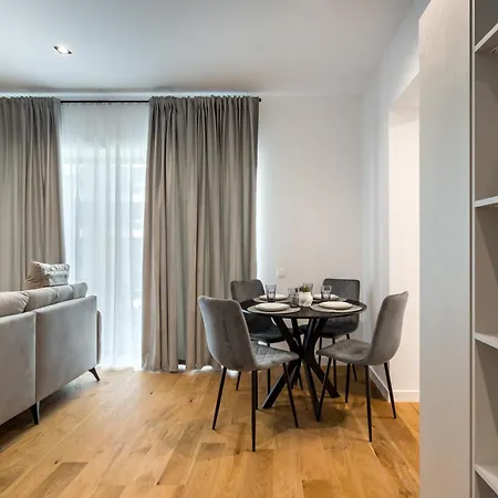 Maze Modern 1 King Bed Apartment, Fast Wi-fi, In One Cotroceni בוקרשט