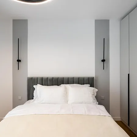 Maze Modern 1 King Bed Apartment, Fast Wi-fi, In One Cotroceni 公寓
