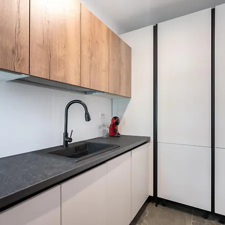 Maze Modern 1 King Bed Apartment, Fast Wi-fi, In One Cotroceni * בוקרשט