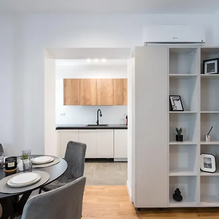 公寓 Maze Modern 1 King Bed Apartment, Fast Wi-fi, In One Cotroceni 布加勒斯特