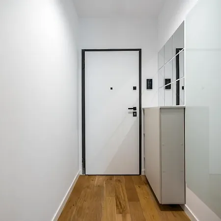 Maze Modern 1 King Bed Apartment, Fast Wi-fi, In One Cotroceni Appartement *