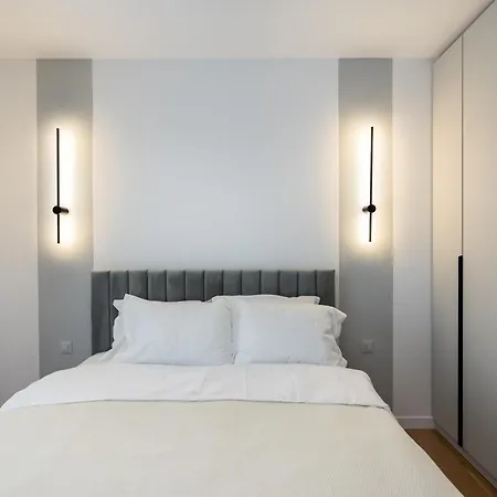 Maze Modern 1 King Bed Apartment, Fast Wi-fi, In One Cotroceni 公寓
