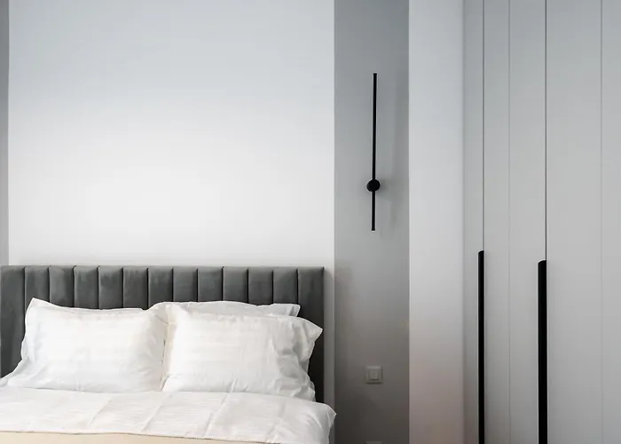 Апартаменти Maze Modern 1 King Bed Apartment, Fast Wi-fi, In One Cotroceni Бухарест