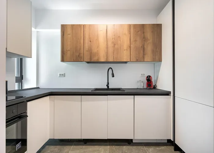 Maze Modern 1 King Bed Apartment, Fast Wi-fi, In One Cotroceni Бухарест