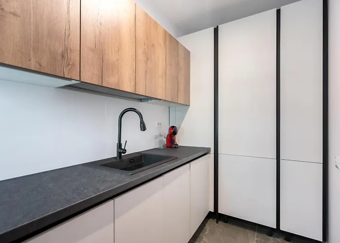 Maze Modern 1 King Bed Apartment, Fast Wi-fi, In One Cotroceni * Бухарест