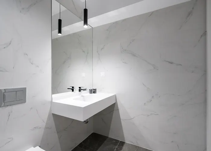 Maze Modern 1 King Bed Apartment, Fast Wi-fi, In One Cotroceni *