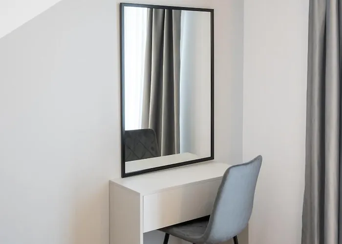 Maze Modern 1 King Bed Apartment, Fast Wi-fi, In One Cotroceni 公寓