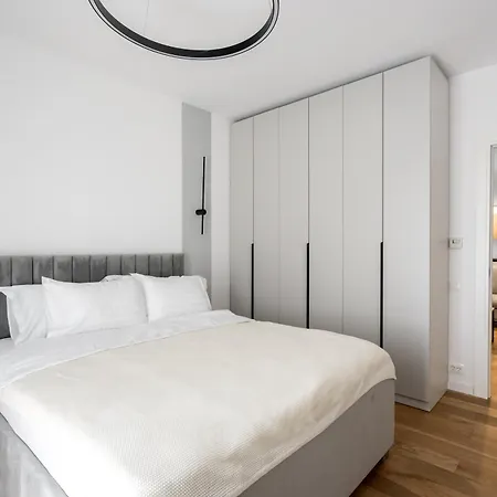 公寓 Maze Modern 1 King Bed Apartment, Fast Wi-fi, In One Cotroceni 布加勒斯特