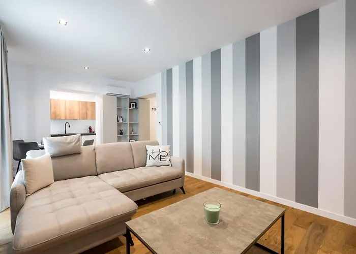 Maze Modern 1 King Bed Apartment, Fast Wi-fi, In One Cotroceni *