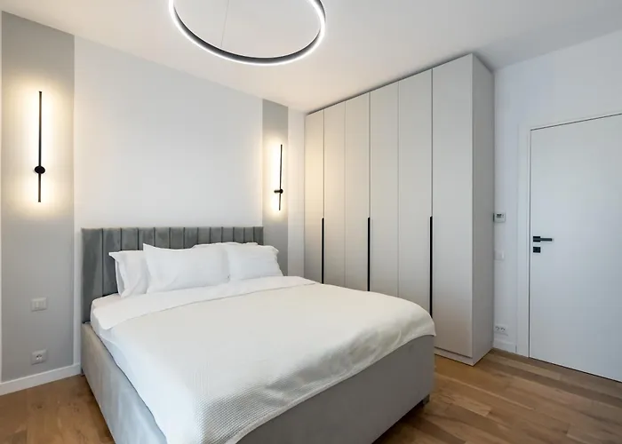 Maze Modern 1 King Bed Apartment, Fast Wi-fi, In One Cotroceni