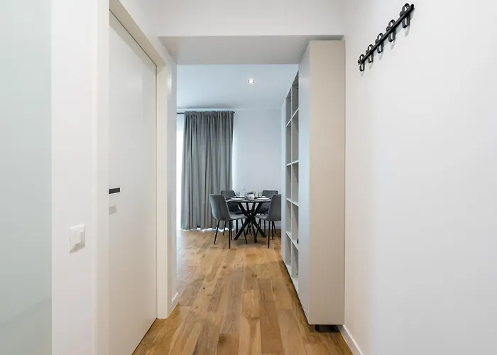 Maze Modern 1 King Bed Apartment, Fast Wi-fi, In One Cotroceni Bükreş