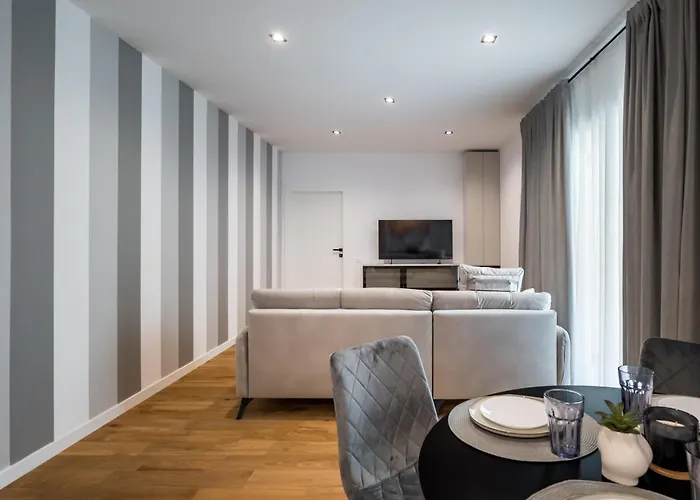 Maze Modern 1 King Bed Apartment, Fast Wi-fi, In One Cotroceni Daire *